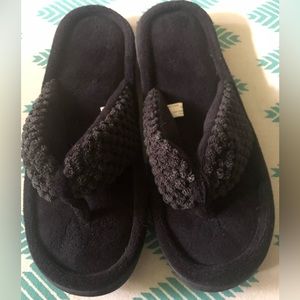 UltraIdeas black ultra cushiony house slippers Ladies 9-10